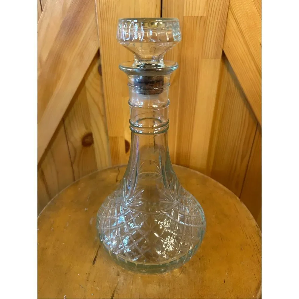 Vintage 1980 Mogan David Wine Co. Limited Ed. Collection Clear Decanter (5057)